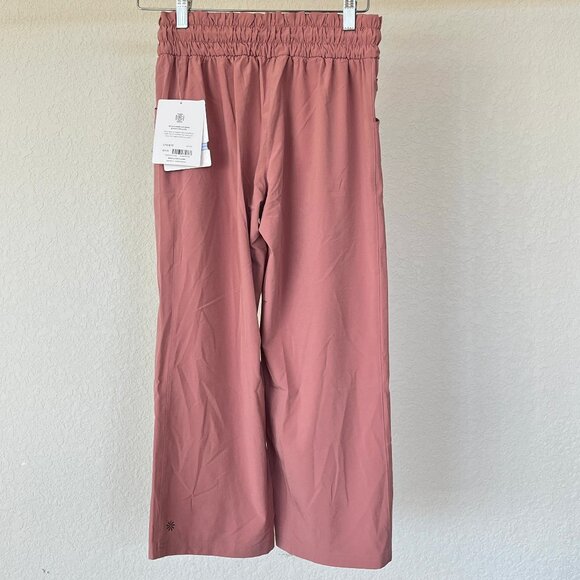 Athleta Girl - In the Cloud Capri Size 12 NWT - Picture 2 of 6